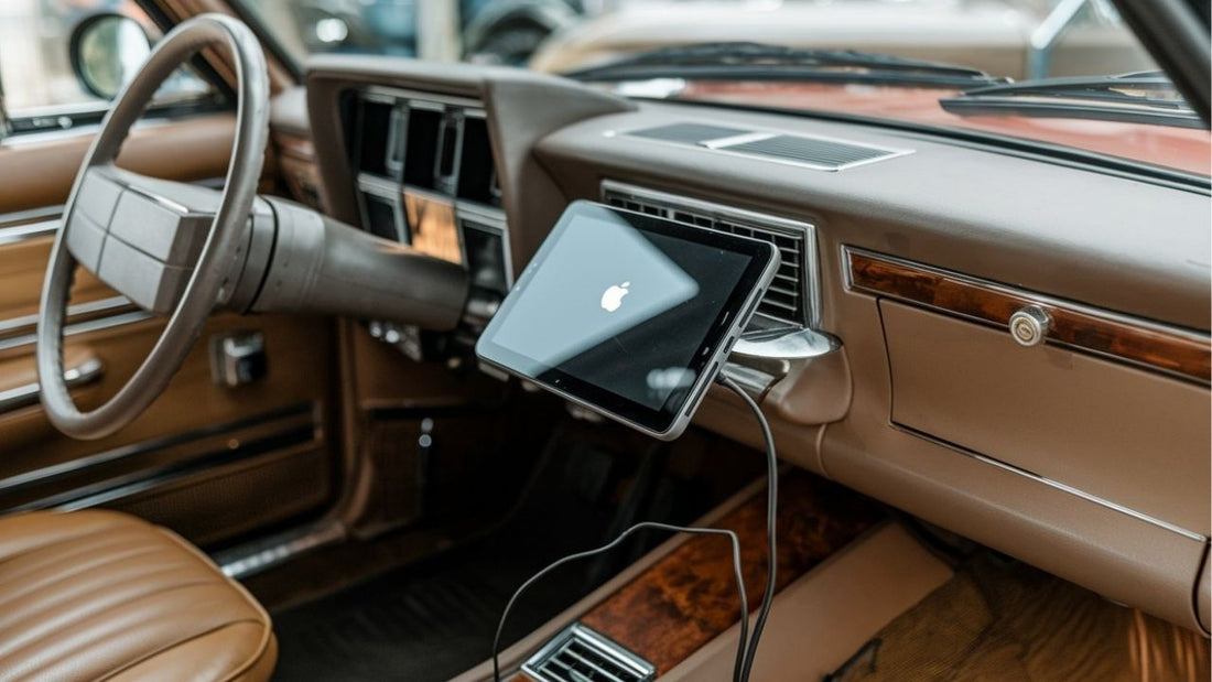 Comment ajouter un écran CarPlay sur une voiture ancienne ?