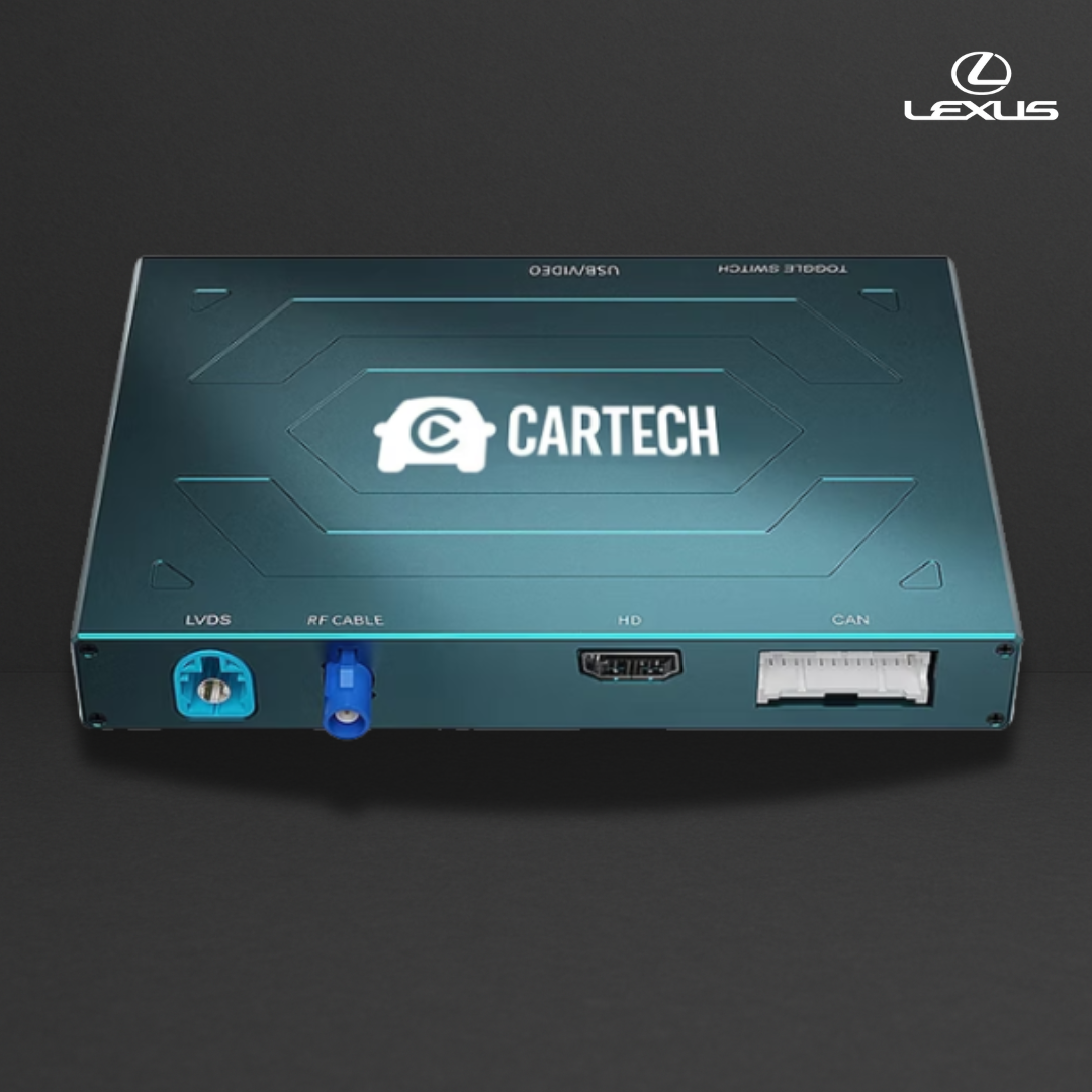Boîtier cartech bleu métallique avec connecteurs à l'avant (LVDS, RF cable, HDMI, CAN) et logo Cartech sur le dessus, arrière-plan sombre.