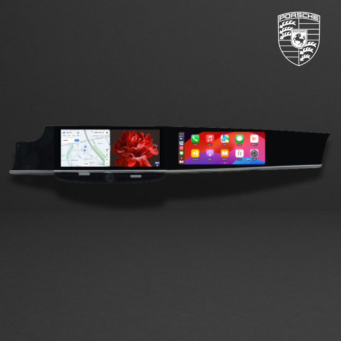 Panneau central d'un autoradio/écran intégré avec deux écrans montrant une carte et des apps, sur fond noir, logo Porsche en haut à droite.